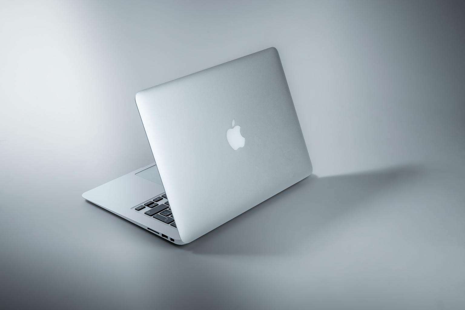 Must-Read Facts: Hit Success With MacBook Mockup Templates