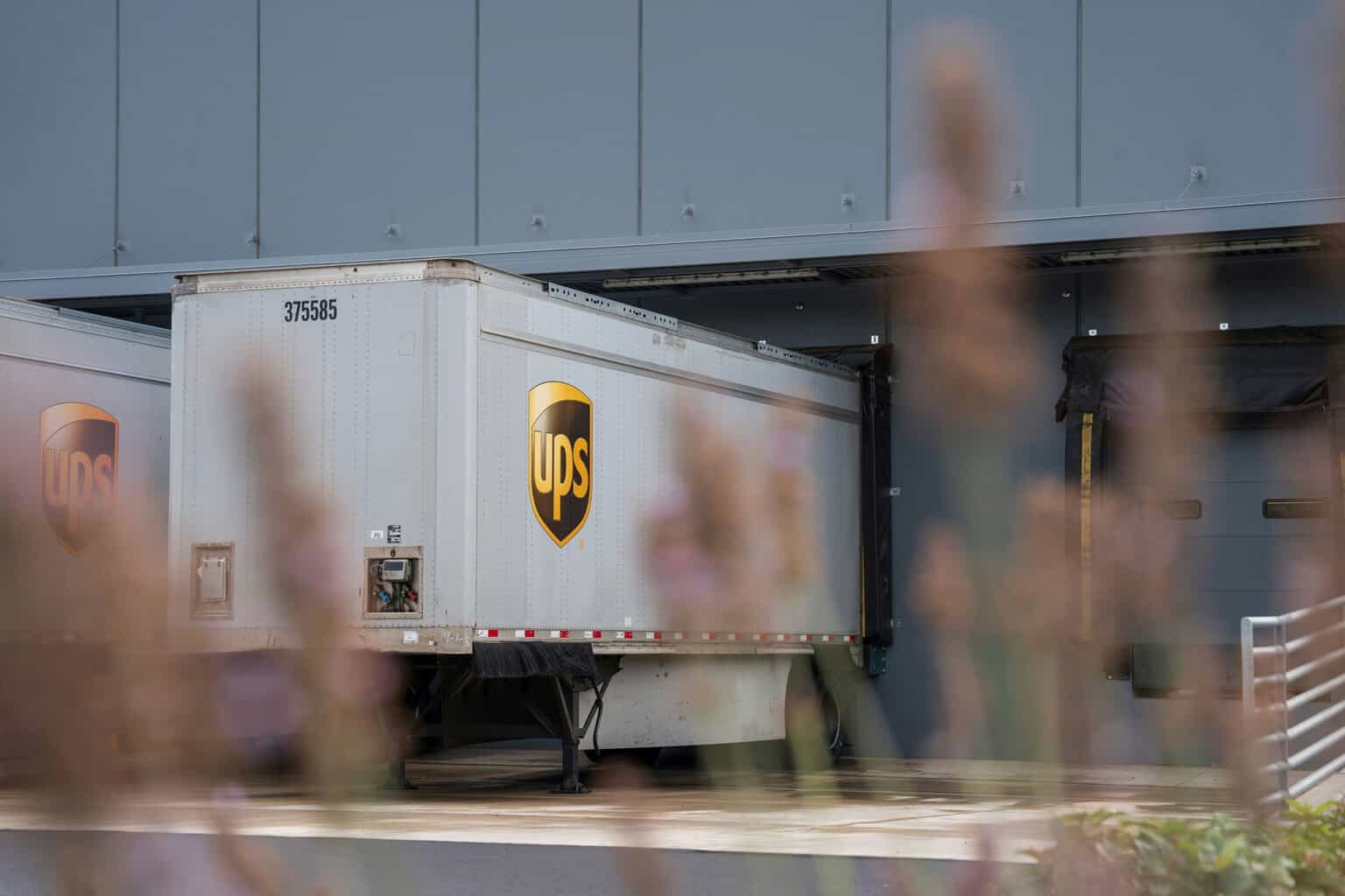 ups truck